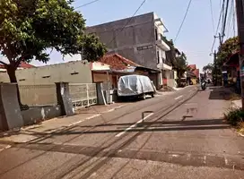 Tanah bagus dekat banyak kampus besar utara Amplaz