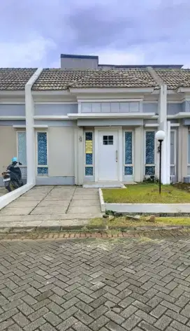 DISEWAKAN RUMAH DENGAN PERABOT DI PERUMAHAN AMARYLIS TANJUNG BUNGA