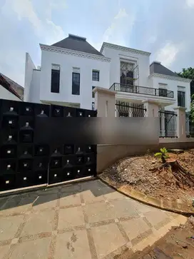 Rumah 3 Lantai Baru SHM di Pondok Indah, Jakarta Selatan