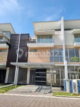 Rumah Golf Island Siganture Uk 10x20 (3 Lantai) Siap Huni Bagus