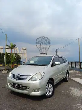 Kijang innova G AT 2010 Bensin dp 7jt