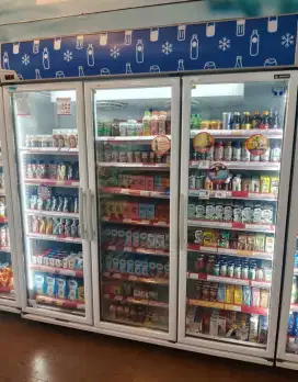 Showcase GEA 3 Pintu Super Dingin Tinggal Pake Saja