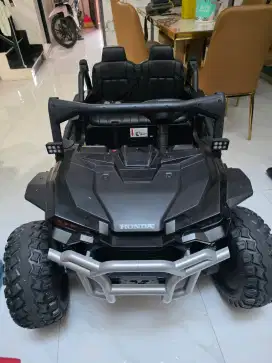Mainan Aki Mobil Besar