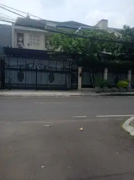 Dijual Rumah di Jl. Adhyaksa IX no 16 Jaksel