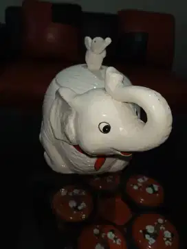 Guci Keramik model Gajah