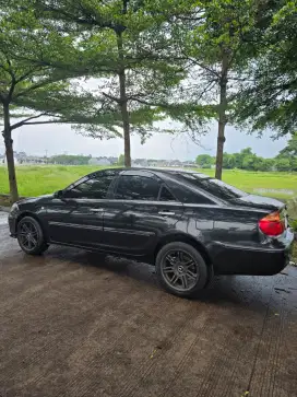 Di jual mobil Camry 2005