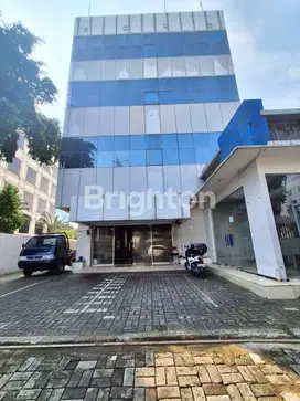 Gedung 5.5 Lantai Lokasi Strategis di Mampang Jakarta Selatan