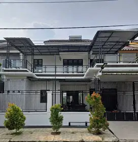 Dijual rumah renovasi dan ruang kantor di Depok