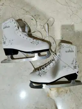 Ice skating shoes