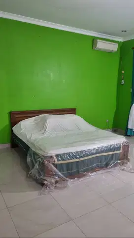 Kasur Spring Bed + Ranjang 1 Set Mewah Ukuran Queen Bekas