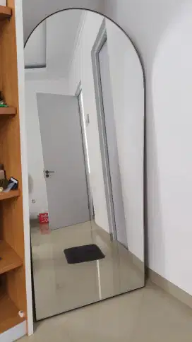 Standing Mirror Cermin estetik