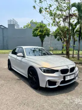 BMW 320i F30 2015