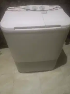 Jual BU mesin cuci 2 tabung bekas bersih normal