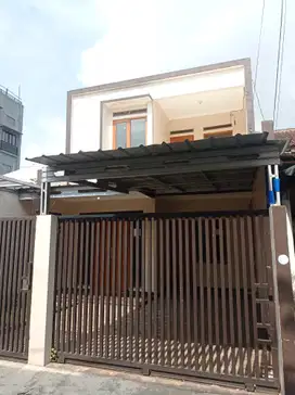 Rumah Lux 2 lantai Sarijadi