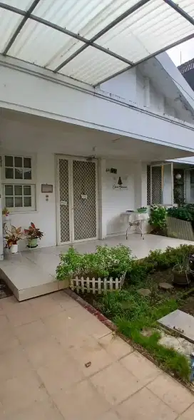 DISEWAKAN RUMAH KERTAJAYA INDAH TIMUR