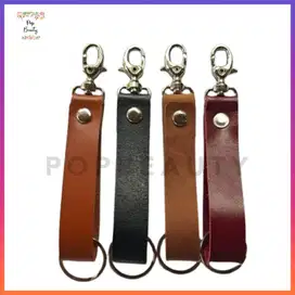 Gantungan Kunci dari Kulit Isi 2 Pcs (Warna Random)