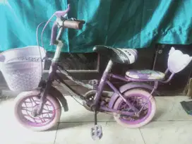 Sepeda anak perempuan