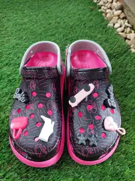 Sendal crocs wanita
