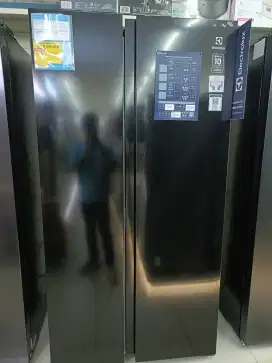 Kredit Kredivo Kulkas Electrolux inverter 624L Bunga 0 Tanpa Dp