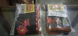 Samping motif batik warna dasar hitam