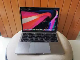 Macbook Pro 2017 13inch Core i5 16GB 512GB