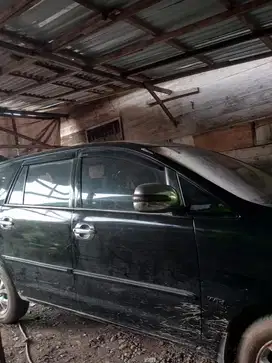 Dijual mobil kijang inova 2004