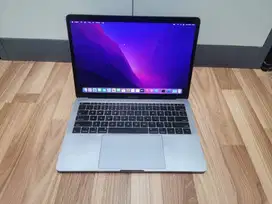 Macbook Pro 2017 13inch Core i7 16GB 256GB