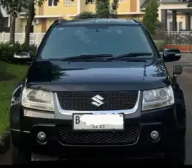 Grand Vitara Hitam Classic 2.4 AT Original