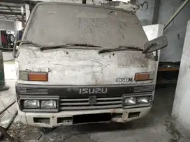 Isuzu TLD58 Bison PS120 Roda 6 1994 Putih
