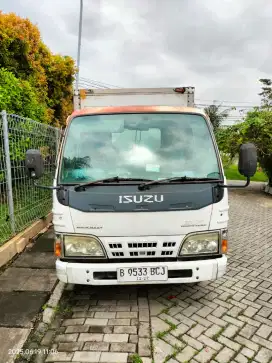 Isuzu elf NHR55 engkel box 4ban