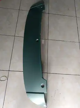 Spoiler dan garnis mobil kijang Innova