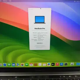 Macbook Pro 2019 Ram 16 Ssd 256 layar 13 inch lengkap full set Core i7