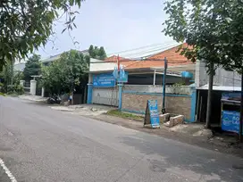 DIJUAL RUMAH GAYUNGSARI BARAT! BANGUNAN SUPER LUAS DAN STRATEGIS!