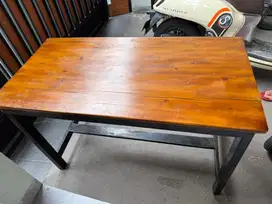 Meja kayu serbaguna barang masih bagus & mulus sesuai pic hanya ada 2