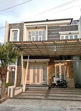 Rumah Minimalis 2 Lantai Kompleks Bagus Tirtasani Royal Resort