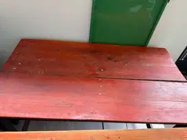 Meja kayu serbaguna