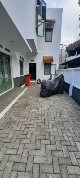 Rumah Kost Hoek Terawat Strategis di Sayap Buah Batu Bandung