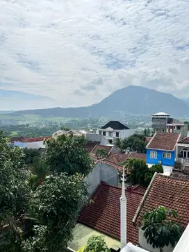 Dijual rumah cantik ditaman legian sentul city