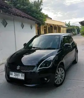 Dijual Suzuki Swift 2013 GX Manual orisinil mulus