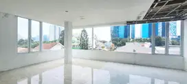 Gedung 3 Lantai + Rooftop Lokasi Strategis Menteng Dalam Tebet Jaksel