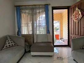 Rumah Murah Taman pondok indah wiyung Row Jalan 4 mobil