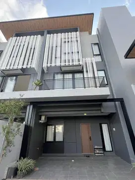 Rumah Exclusive di Jagakarsa Dekat CBD Simatupang Semi Furnished