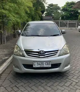 Toyota Kijang Innova (2009)