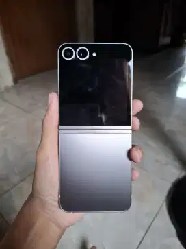 Samsung z flip 6 12/256 LIKE NEW. 1 bulanan