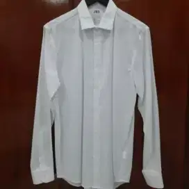Kemeja ZARA Putih Size M REGULER FIT LENGAN PANJANG Like New