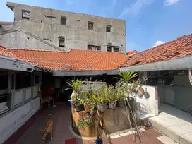 Dijual cepat rumah tua cocok untuk di bangun kost”an