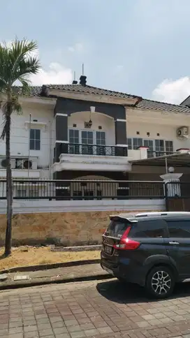 Hook 2 Lantai Ciamik Rumah Dian Istana Cluster Taman Ratu