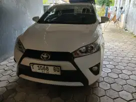 Yaris putih 2015