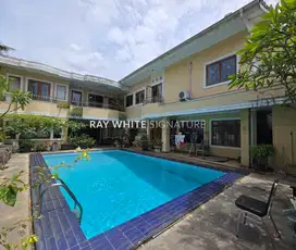 Dijual Rumah Bagus Siap Huni Ada Swimming Pool di Jl Abuserin Cilanda