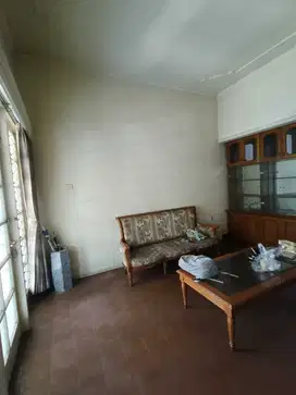 Rumah + Kostan di Jl. Adipati Kertabumi,Sayap Dago